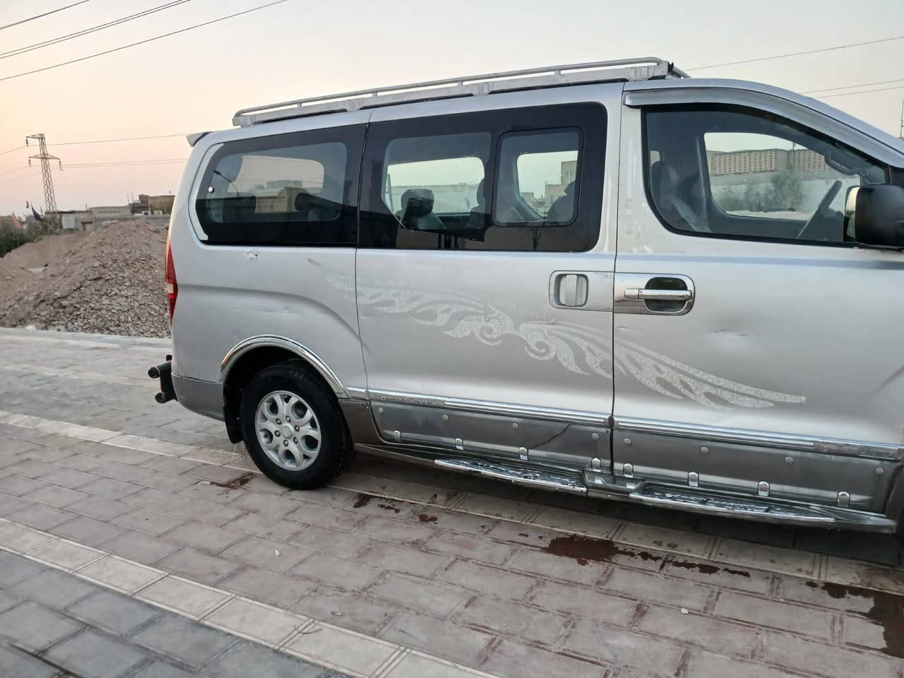 السلام عليكم استاركس للبيع مسكر اصل مديل 10 حداديه جديده تبريد جديد سياره ما بيه لا ضربه ولا صبغ رقم بصره دولي سنويه إلى 30  استفسار ***********
