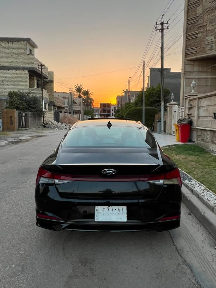 السلام عليكم النترا 2021 للبيع السياره نضيفه مابيها اي نقص ماشيه 116 k ضربتها حلوه السعر 140 وبيها ومجال الرقم *********** تحويل مباشر السياره بأسمي
