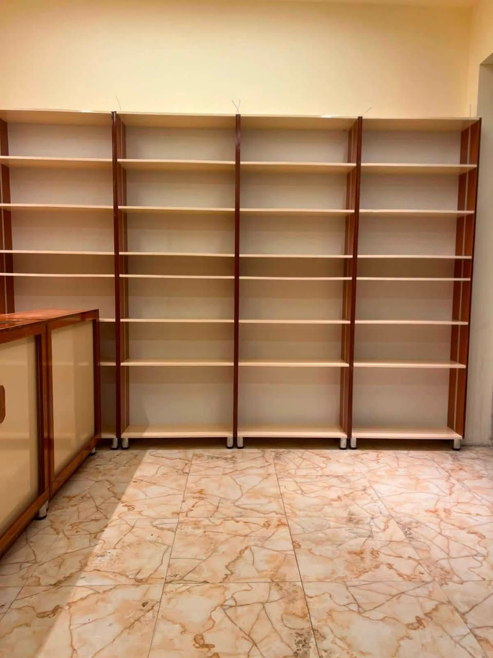 العروض راح تبقه ويانه نفس ماحبيتو✅✅ 😍😍😍
معرض ركن السلام mdf
فاترينة رفوف فقط سعر المتر60
فاترينة رفوف مع الاعلان سعر المتر 75
فاترينة رفوف مع اعلان وكومدي سعر المتر90
: جميع القياسات
 وعند وصول الطلب ولم تكون الدقة100/100 كل ماعليك هو 
ارجاع الطلب
نوعية الخشب MDF (ام دي اف) 
جودة المواد تركيا حصراً 🇹🇷 نكرر تركي 🇹🇷 لا إيراني ولا صيني
والي يحب ايشرفنا بزيارة المعمل🤝🏼
 ويتأكد من نوعية المواد ودقة الاداء أهلًا وسهلاً بي🤝🏼
موقعنا قلعه سكر شارع الكواضمه قرب امجد القيسي
للحجز والاستفسار مراسلة الصفحة او الاتصال على الرقم التالي 
واتساب***********
***********
#ديكور #فاترينات #صيدلية #كوزمتك #رفوف #ديكورات #ديكورات #صيدلية #صيدليات #فاترينا #فاترينات_mdf✅🪼#ديكور #فاترينات#مطابخ #رفوف#اخشاب#صيدله #ديكور_صيدليات ##فاترينه
