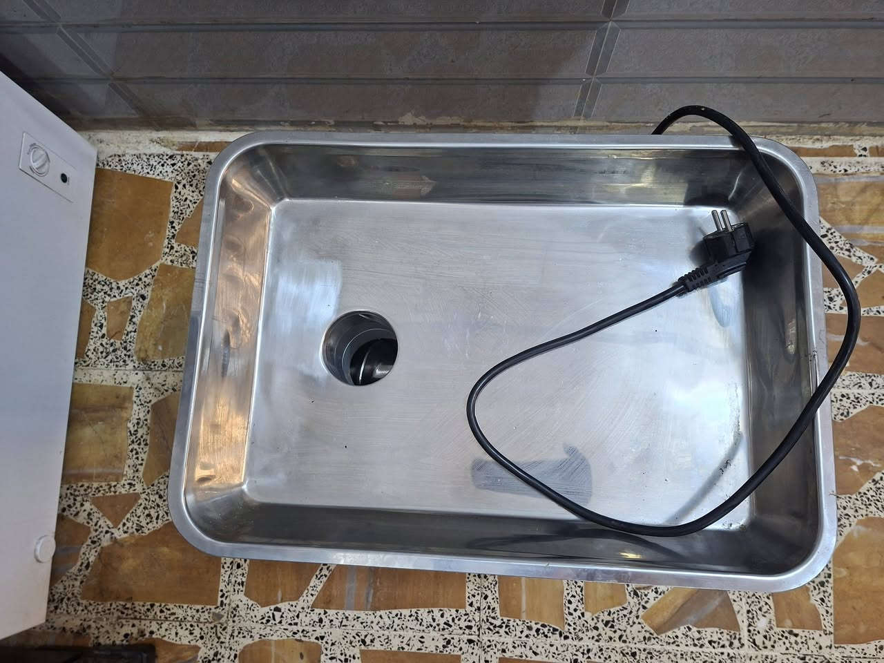 السلام عليكم مثرامه لحم صناعه محليه جديده ابد مامستخدمه الله شاهد للبيع مكان محموديه مقابل حي بدر رقم الهاتف ***********
