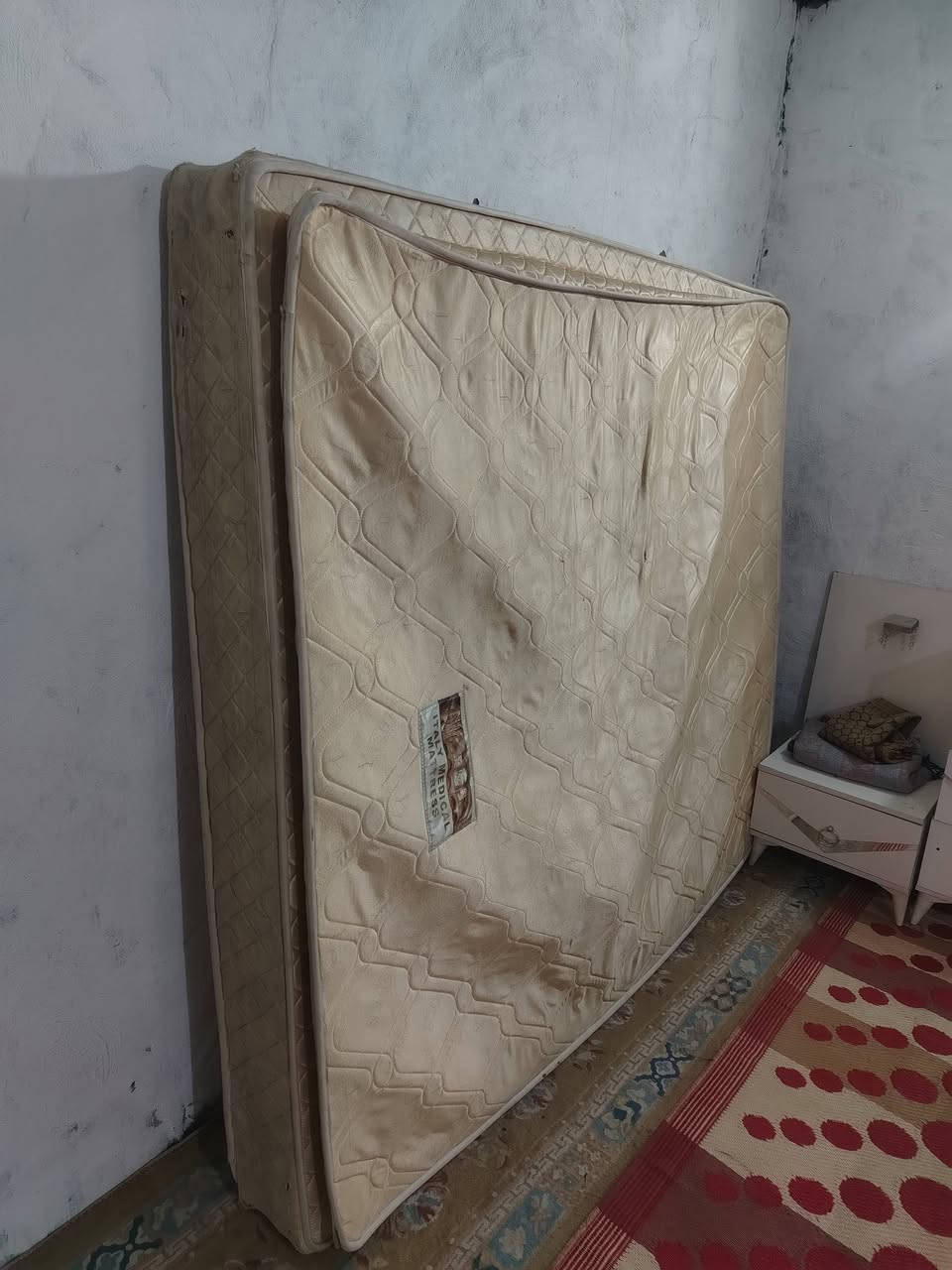 اخوان السلام عليكم كنتور أو ميز تواليت أو دواشك جربايه اسعر ٢٥٠ المكان الحر هاذه الرقم ***********
