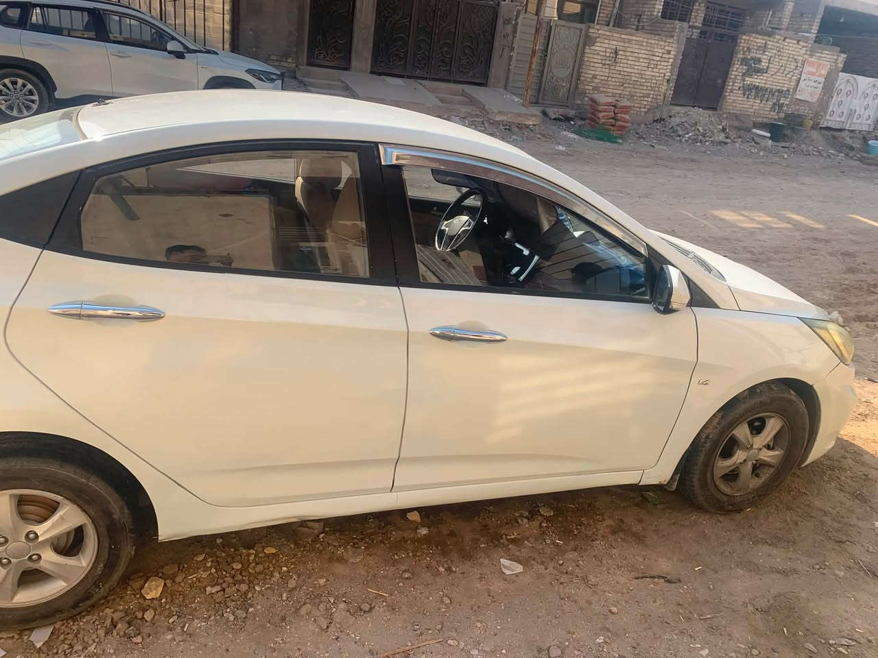 أكسنت 2013 خليجي 🔥

🚘 للبيع أكسنت 2013 خليجي — نظيفة وتستاهل

سيارة مرتبة جداً، استخدام شخصي، ومواصفاتها حلوة، مكينة وقير ودفرنس بحالة ممتازة، تكييف بارد، قيادة مريحة واقتصادية بالبنزين.

✅ خليجي
✅ موديل 2013
✅ نظافة واضحة
✅ جاهزة للفحص من الألف إلى الياء
✅ ما تحتاج صرف مباشر

💰 السعر: [88]وبيها مجال بسيط
📍 الموقع: [الدورة كرارة]
📞 للتواصل: [***********]

السيارة للجاد فقط، والفحص خير دليل.
لا تسأل عن آخر سعر قبل المعاينة، والبيع بالمعقول. 🔥
