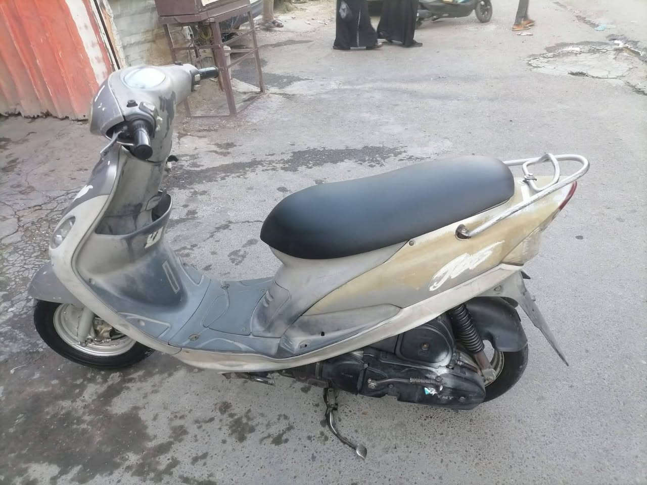 دراجه ماكس قبل اسبوع نزلتها بشارع الضلال دراجه مكفوله كفاله عامه العنوان المشتل الهاتف ***********
