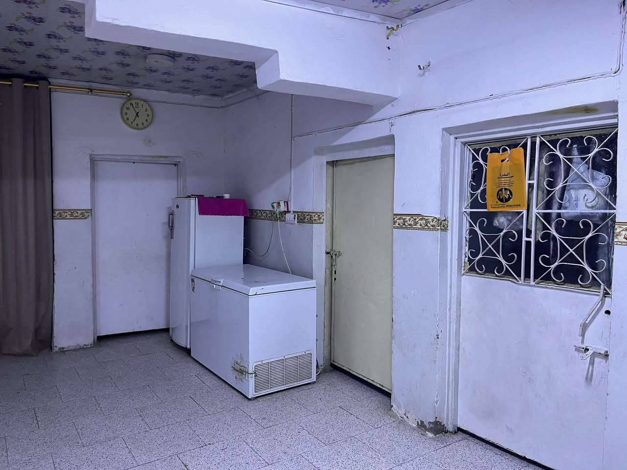 بيت للبيع المساحة٢٨٧ متر  في السند واقع حال اكثر من ٣٠٠ متر
الموقع حي كامل
شارع البريد / الشارع المقابل مدرسة تدمر   

متكون من  ٤ غرف /
٣ غرف طابق ارضي
 +استقبال -مطبخ -صاله -مجع صحيات عدد ٢

وغرفه في الطابق الثاني مع مجمع صحيات كامل 

للاستفسار الاتصال على الارقام التالية

***********

‭***********‬
