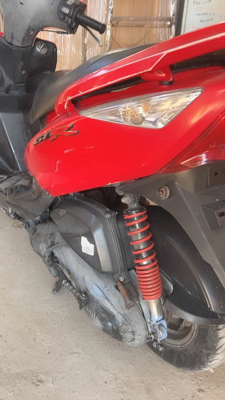 ثعلب GTR دراجه حيل جديده كلها مختمه كهربأيات كلها شغاله اي نقص ما بيها محرك ناعم قفل جنطه وقفل ستيرن نكره سلف بكل وقت السعر 550 وبيها مجال مستعجل عل بيعه مكاني بغداد الشعله ***********
