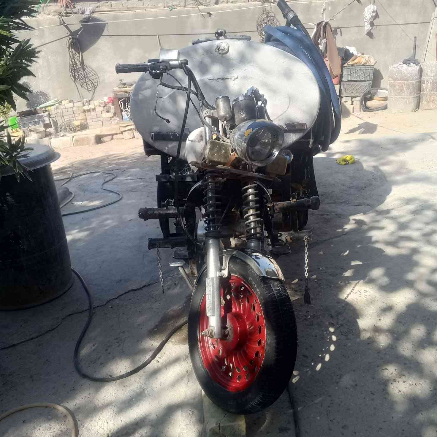 السلام عليكم ستوته البيع ستوته جاهزه الشغل ستوته حلوه ونظيفه ماعوزه شي السعره 650 العنوان البصره المطيحه الاستفسار أكثر ع هاذه الرقم ***********
