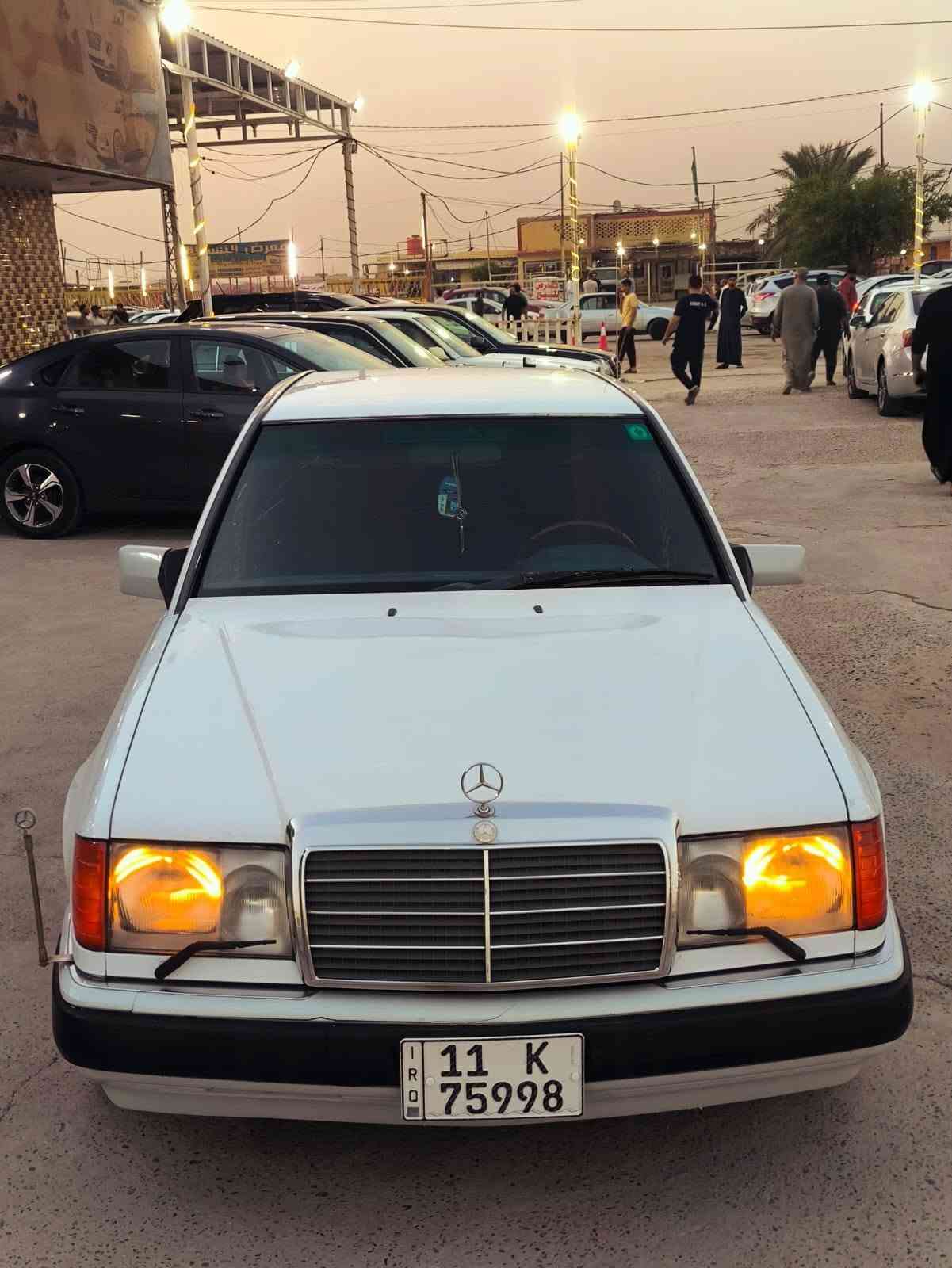 السلام عليكم
للبيع او  مراوس بكوري فقط مرسيدس دب قبغ اسود موديل 1988 رقم بغداد انكليزي 
مكينة و گير كفالة   من الحادث ولصبغ 
قواعد دبل سليمة من الخياس 
صدر امامي خلفي 100% 
حداديه من الدعاميه للدعامية جديده شادها قبل اسبوع 
السيارة مانقصها برغي ترايك للبصرة 
منضومة تبريد جديده ثلج 
باتري جديد 
دبل فيت بم جديد 
فلتر بانزين +فلتر عنكبوت 
نوزلات كصة اخو الجديد 
بلكات جديد 
عنكبوت جديد تنسى شي اسمه اصراف
شيال گاردن جديد ادامة 
اريل كهرباء جديد 
أخوان الشراي يتصل مو شراي اترجاك لتعبني لان شبعت وعود 
مكاني النجف الاشرف 
السعر 75
بيها مجال قليل  حگ الجية
للاستفسار 
الاتصال 
*********** واتساب النجف, العراق
