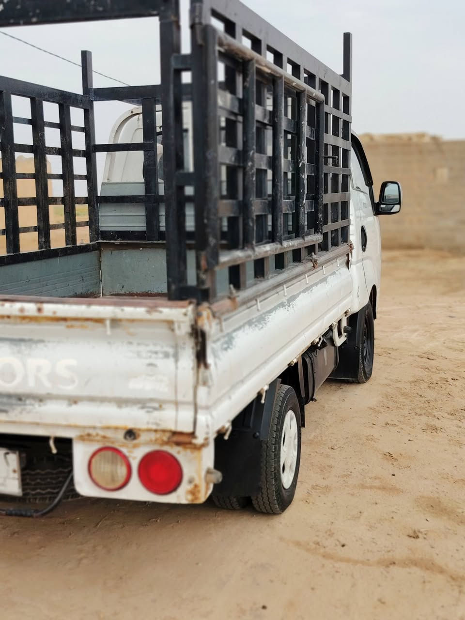 كيا حمل للبيع موديل 2013بمسمي مصفرة غرامات تحويل ثاني يوم مكينة بيهة بداية خيط بخار مغلفة محجر كاملة السيارة مال جني العنوان بغداد السياحي  السعر 90رقم هاتف ***********
ثاني *********** 
ملاحضة مكلف بل نشر
