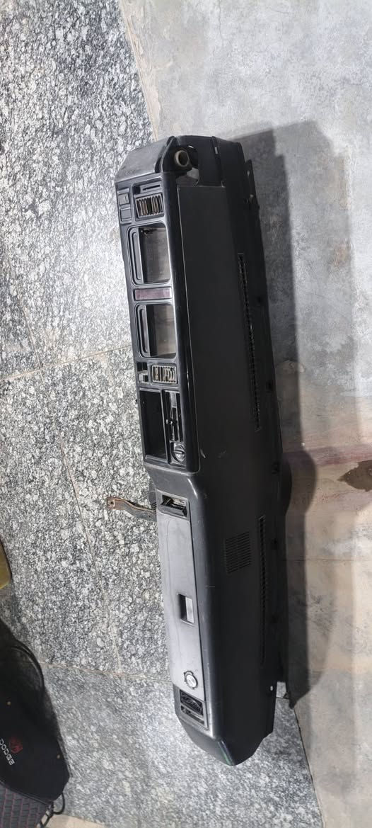 دشبول نضيف مابي ضرر أخو جديد طلع بالحاويه سعر 100 العنوان بغداد البلديات
***********
