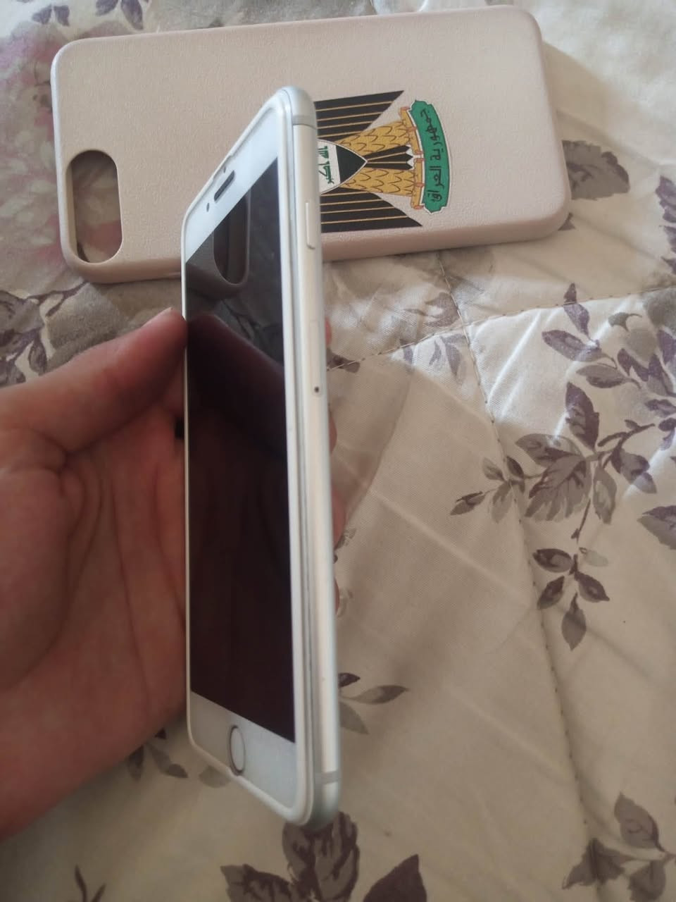 📱 آيفون 8 بلس – 64GB للبيع
🔹 السعة: 64GB
🔹 الشاشة: 5.5 إنش Retina HD
🔹 المعالج: Apple A11 Bionic
🔹 الكاميرا الخلفية: مزدوجة 12MP 📸
🔹 الكاميرا الأمامية: 7MP
🔹 يدعم الشحن اللاسلكي ⚡
🔹 يدعم Touch ID
🔹 يدعم 4G LTE
🔹 الجهاز أصلي وغير مفتوح
🔹 البطارية: 76%
🔹 لا توجد قطع مستبدلة
🔹 الشاشة بدون خدوش
🔹 الظهر مشرگ بالاضافة الى ثلم بسيط 

💰 السعر: [85 الف دينار ]

***********
