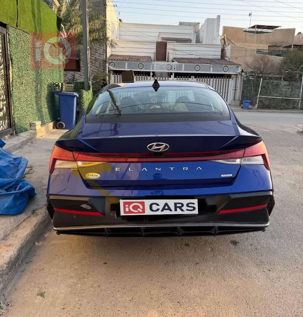 السلام عليكم 
النترا هايبرد 
٢٠٢٤
ماشيه ٢٥ مايل 
فول الفول 
تبريد وتدفه كشن 
فتحه 
كشنات جلد 
رادار ٣٦٠
حساس ٣٦٠
ميموري خزن كشنات 
كشن كهرباء 
لد داخلي ٢٤لون 
بعد بيه مواصفات 
السياره بدون صبغ 
حادثه سرقه جنطه ونفس الون شديناله 
سعره ١٦٠ وبيه مجال قليل 
***********
