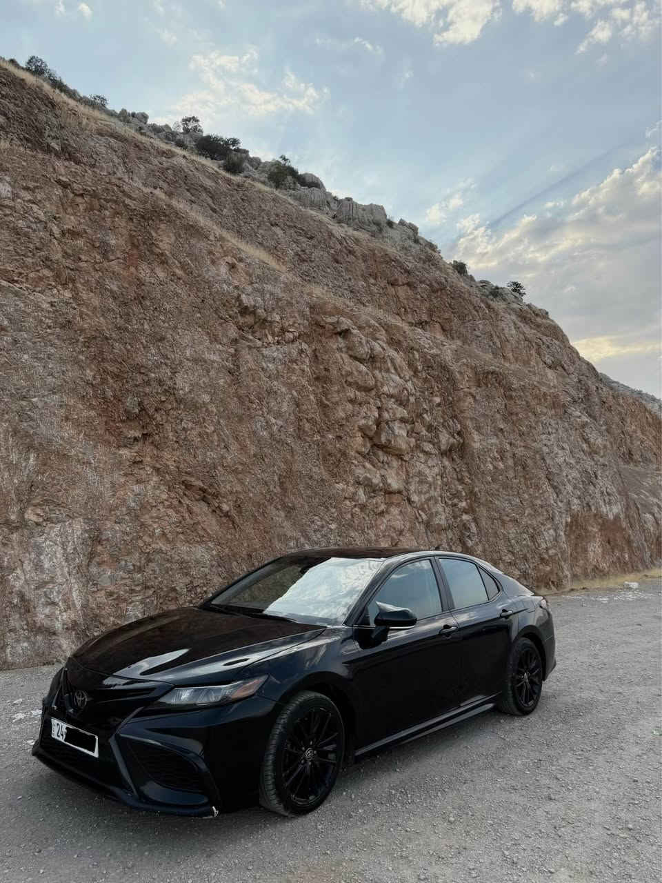 Toyota Camry 2023 se
رەنگ: رەش
ناو کرێمی 
گێر و مەکینە بەشەرت
تەبرید بەشەرت
کارەبای و هەموو شتێکی بەشەرت
سێ پارچەی سبوخە، 
بۆنیت و چاملخێکی پێشێ و چاملخێکی دوایێ
پەڕەشوت بەس هی سوکانی تەقیوە 

سەنەوی تازەیە تا ٢٠٣١

نرخی ١٧١ وەرەقە و مەجال 
ژ.م: *********** رانية, السليمانية
