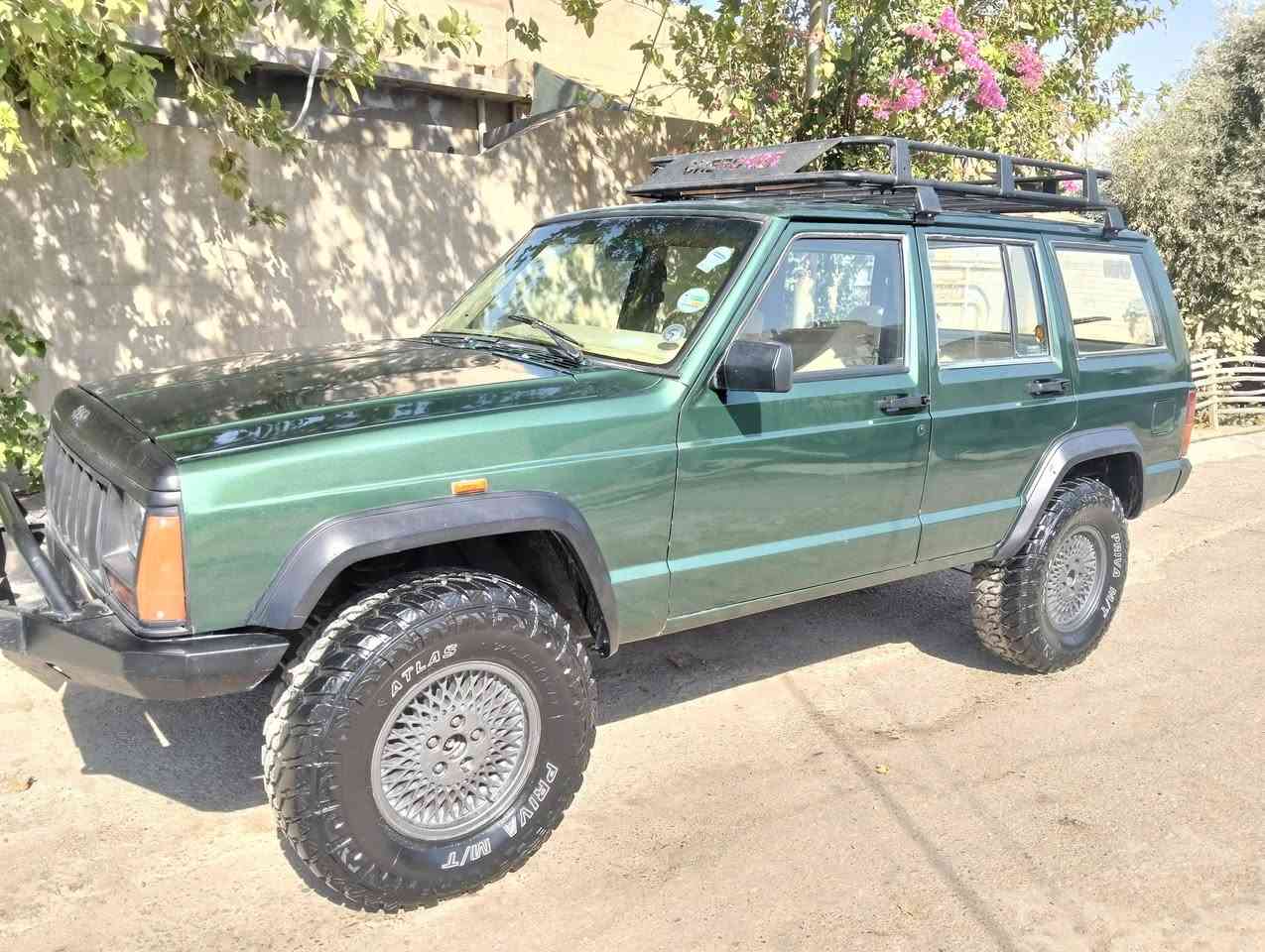 موديل 93
محرك 4 بستون 
كير عادي 
سنوي جديد 
مكان كركوك 
سعر 45 
***********
