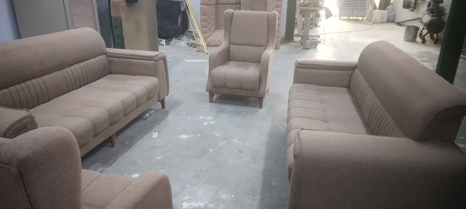كنب • ٤قطع ٨نفرات • نضيف