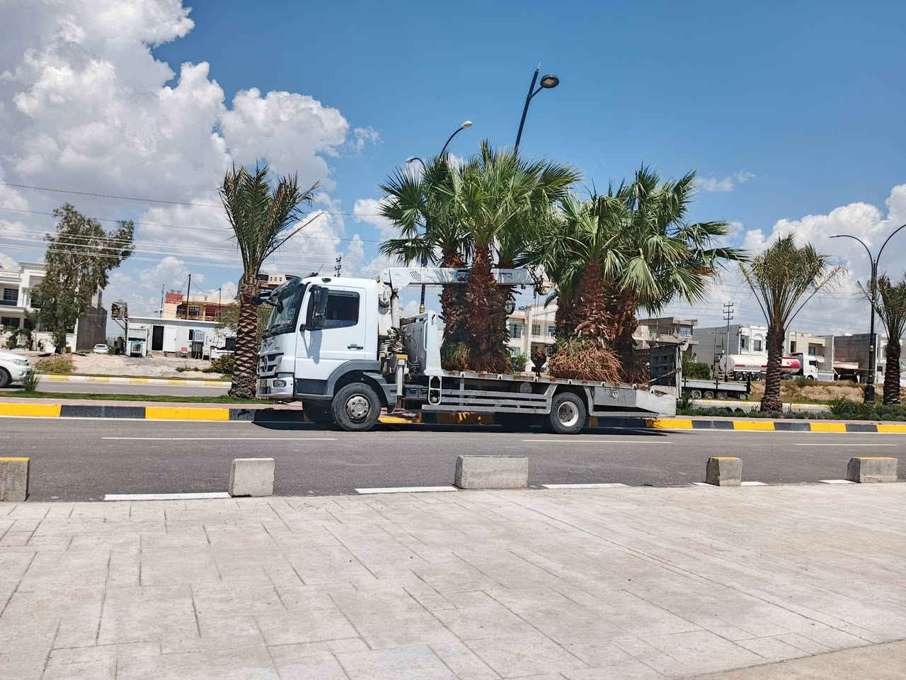ئةتيكؤكرئن 4پستون6برغوكرئن سئ سلايت3300ته ن فول مواسةفات مؤديل2006رةقةم سلئماني بةناوي خؤمةوةية سعر290گؤرينةوي لةگةل كةنتر***********
