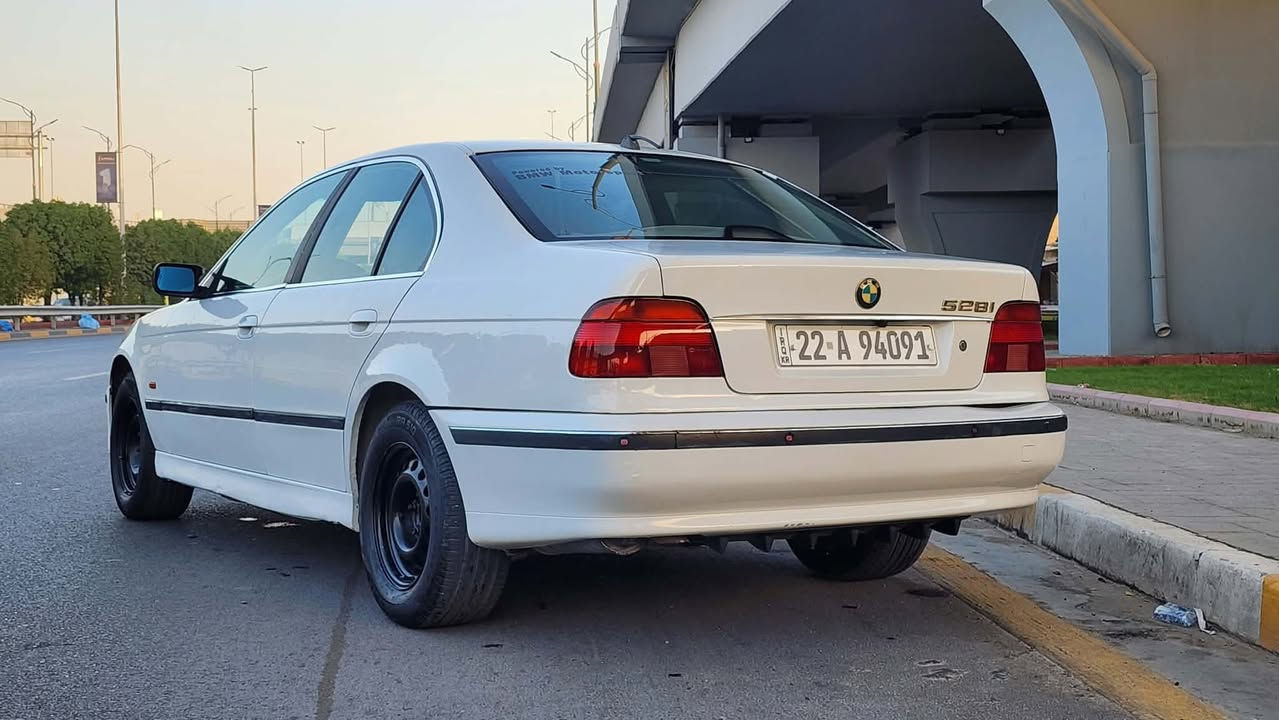 السلام عليكم للبيع بي ام موديل 1996 صقر لون ابيض 528i كير عادي للعلم سياره لوك لوك كلشي جديد بيها واتحده بي ام بموديلها بهيج نضافه من ناحيه كشر داخل محرك صدر كير كلج تبريد كله لوك تخم تاير باتري جديد لوك بيها صبغ اربع قطع ومكانين بارد فقط شرط بدون اي دواخل سنويه ورقم جديد سعرها 72 وبيها مجال بسيط العنوان بغداد قرب مرور التاجيات للأتصال على هذا الرقم ***********

نص مكتوب في الصور:
- HONOR X9d