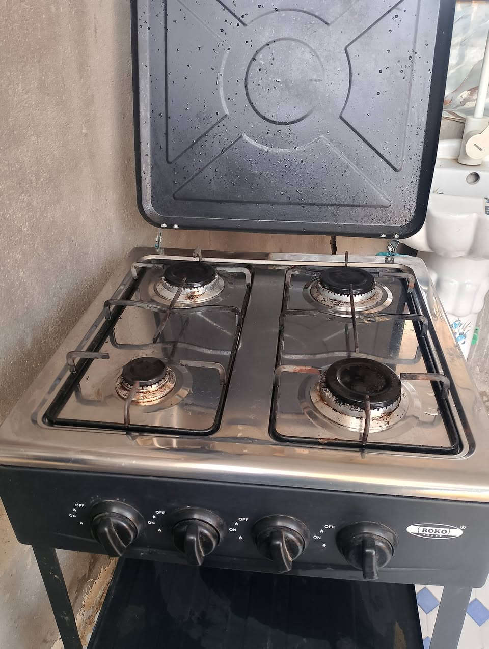 طباخ اربع عيون شغال نظيف كلش ٣٥ الف وبي مجال اتصال ***********
