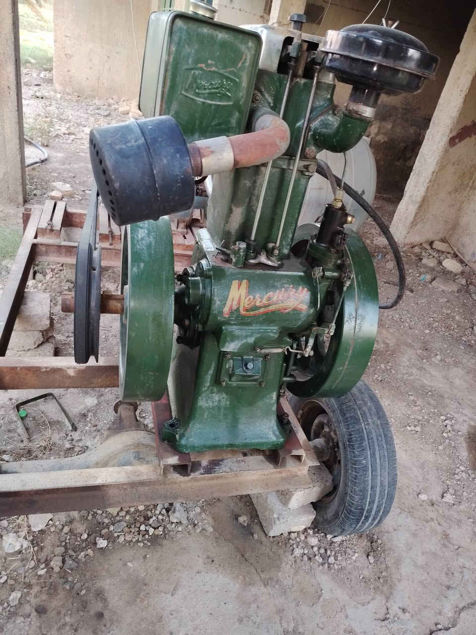 للبيع ماطور فلاوينين مايكوري الاصلي مع راس توليد ١٠ كيفي ٣٠ انبير مع خنزيره ٨ ب ٦  مع صونده اصليه ١٥ متر استخدام قليل مكان بابل للستفسار اتصل  ***********
