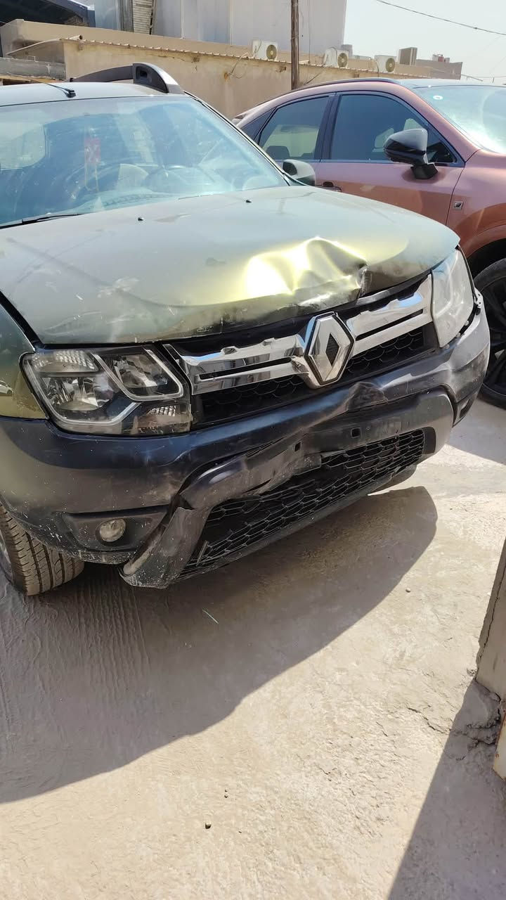 السلام عليكم 
للبيع
رينو داستر موديل 2018
.. 
حرة باسمي سنوية 2029
.. 
مكينة وكير مكفول
تبريد راديتر وغاز جديد
تخم تاير صارله سنة بيها 
باتري جديد
سونار جديد مرفق وياها
.. 
ماشية 123،500كم
.. 
بيها حادث الضرر 
خشم البنيد صبغ وخشم الشاصي بدون ايرباك  صورة الحادث موحودة 
الباقي صبغ وكلير بسبب جراد اللون
.. 
السعر المطلوب 80$ 
وبيها مجال
.. 
مكان السيارة بغداد العامرية
للاستفسار ***********
