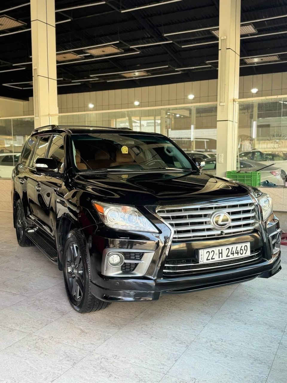 ليگزيز lx570
موديل ٢٠١١ محدث ٢٠١٥
سي بست چاملوغي سه كن سارده كوته 
٢بست سارده كوتي له نزيك قه باغي بانزين هه يه 
بي سبوغ سياره كه مالي دؤسته يه ك ده سته له سفره وه ١٣٦هه زاري حه قيقي رؤيشتوه ره قه مو سه نه ويش نويه هه زه ي نويه هايدرؤلكي به رزيو نزمي به شه رت *********** أربيل, العراق
