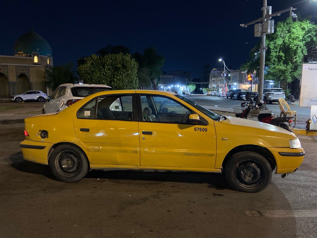 سمند موديل 10
محرك بيجو مجفت جديد 1800 
كير قبل فتره شتريته جديد
سياره يرادله شويه ترتيب 
مكان بغداد
***********
25وبيه مجال 
مستعجل بيعه