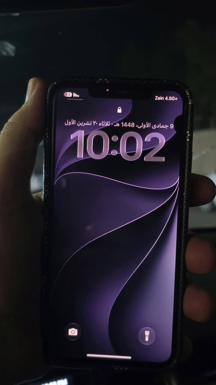 آيفون ١١ برو ماكس • زيتوني • ظهر مفطور