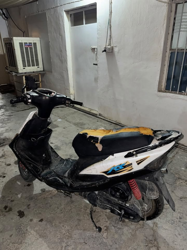 ماكس عدلة بوشه 49
كلجات رياضي فول سرعة 
نقصه سوادات وباتري 
تشتغل سلف وهندر 
السعر 250 قفل 
واتساب ***********
مكاني بغداد 
*********** رصيد

