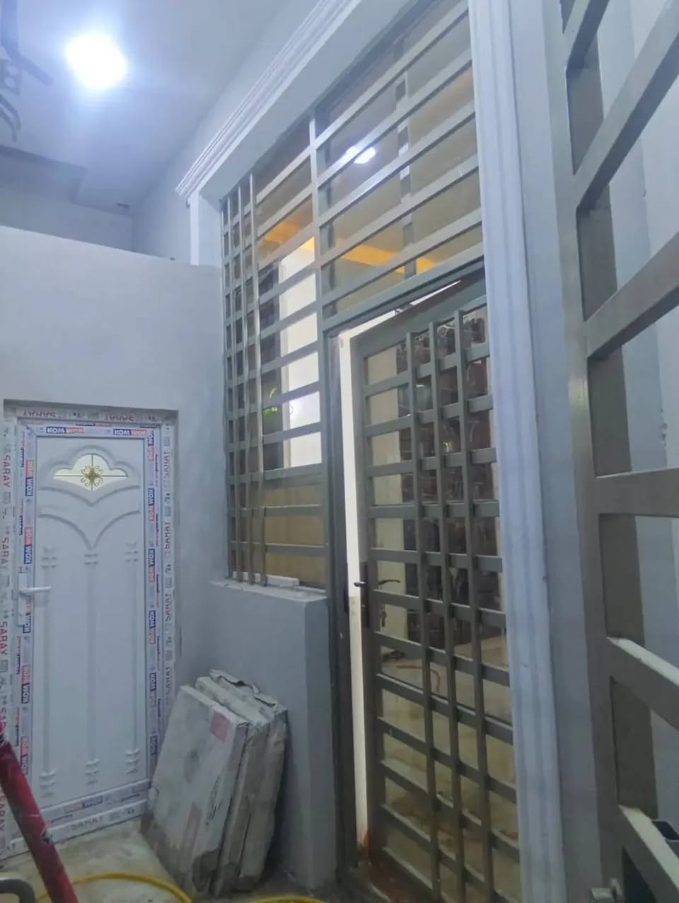 دار للبيع المساحه 100 متر طابقين صب كونكريت درجه اولى
غرف 3 استقبال صاله عدد 2 مطبخ صحيات 
حي ميسان قطاع 22 قرب شارع الكيات 
السعر 155 مليون 
مكتب الفحام 🌹 واتساب ***********

