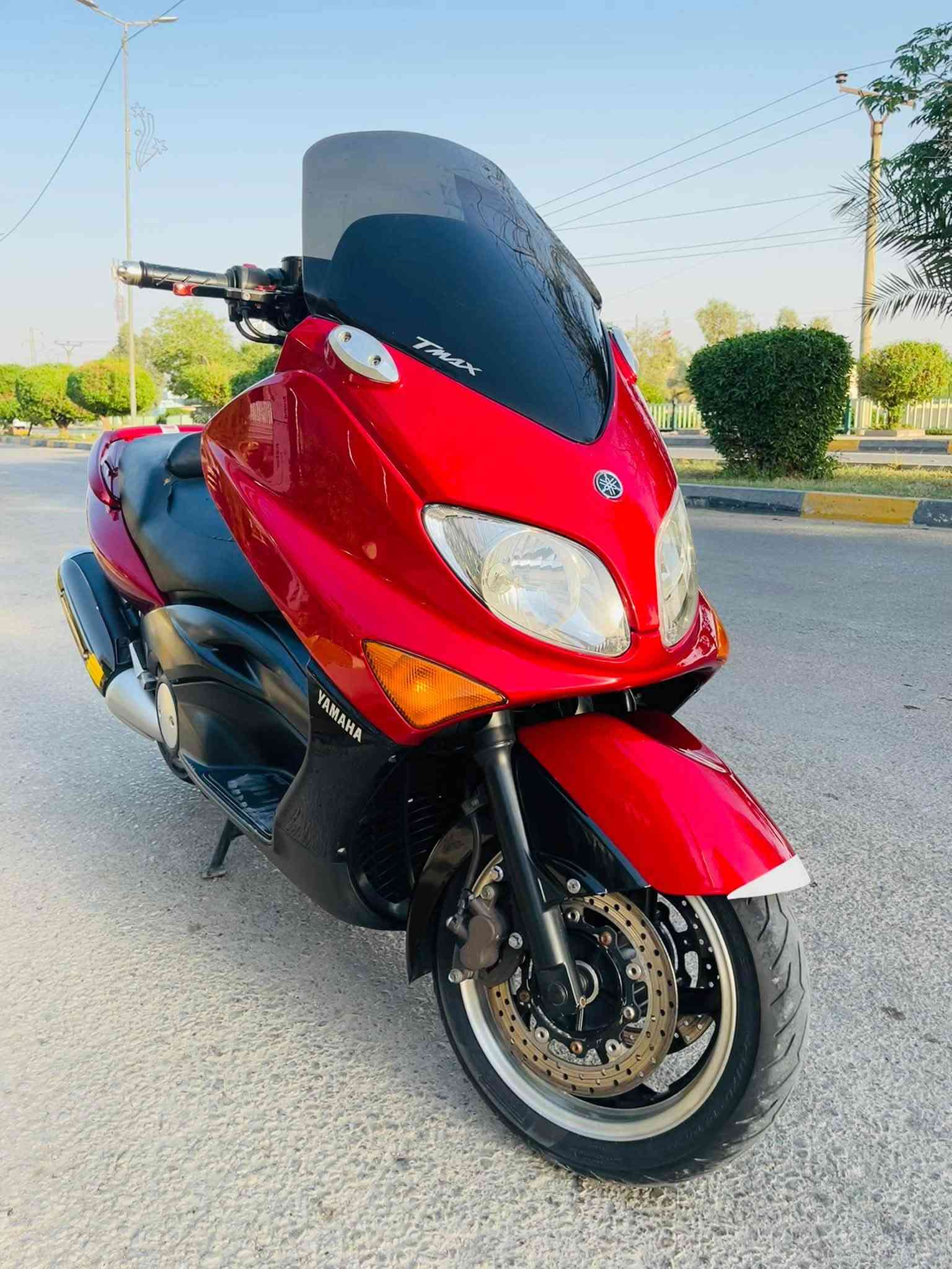 السلام عليكم
TMAX 2008 
للبيع 
مكفوله كفاله عامه من كفر ومكينه 
 ماشيه 53 
3 سويجات سكيورتي 
اي نقص مابيه الدراجه 
جديده وجاهزه من كلشي 
المكان حله ناحيه النيل 
السعر 24$ وبيه مجال 
***********
