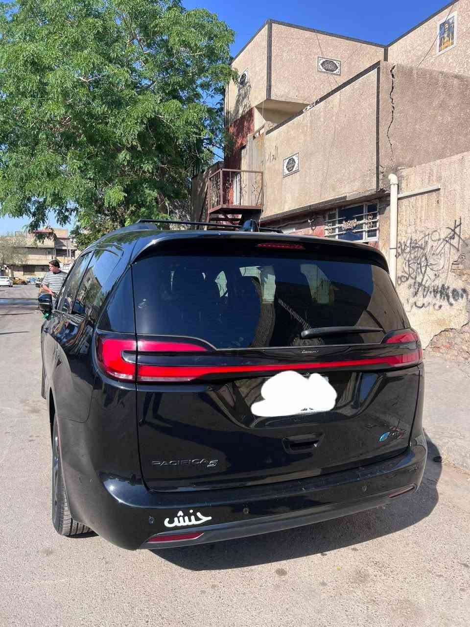 سلام عليكم

2024   CHRYSLER PACIFICA.  S بلاك توب

كرايسلر باسفيكا هايبرد - بانزين - بلك ان 

الضرر ؛؛  موضح بلصور 

 رقم الشاصي 2C4RC1S78MR500188       

اللوحه ؛؛ بغداد شهداء وكاله بنفس اليوم 

1-خمس كامرات السيارة 360

2- هندبريك بصمة 

3- تشغيل عن بعد 

4- هيترات تبريد بالكشنات 

5- رادر جانبي 

6- بيبان كهرباء ( تحكم ريمونت ) 

7- صندوق كهرباء شفط 

8- رادار امامي خلفي 

9- كشنات VIP منفصل

10- مانع انزلاق 

11- نظام ستوب بارك 

12- لايت لدالشكل الجديد 

13- تنبيه الخروج المسار 

14- شاشة كبيرة كاربلاي 

15- تبريد مركزي ثلاثة قطع 

16- تدفئه كراسي وستيرن

17- تحكم استيرن فول 

18- بردات داخلية 

19- اشاير بالمري 

20 -محرك 6 سلندر 3600 

21- كير ماوس 

22- نقطه عمياء 

23 - كشن كهرباء + خزن 

سعر السياره : 260 وبيها مجال

       مكان السياره بغداد

       ☎️ ***********
