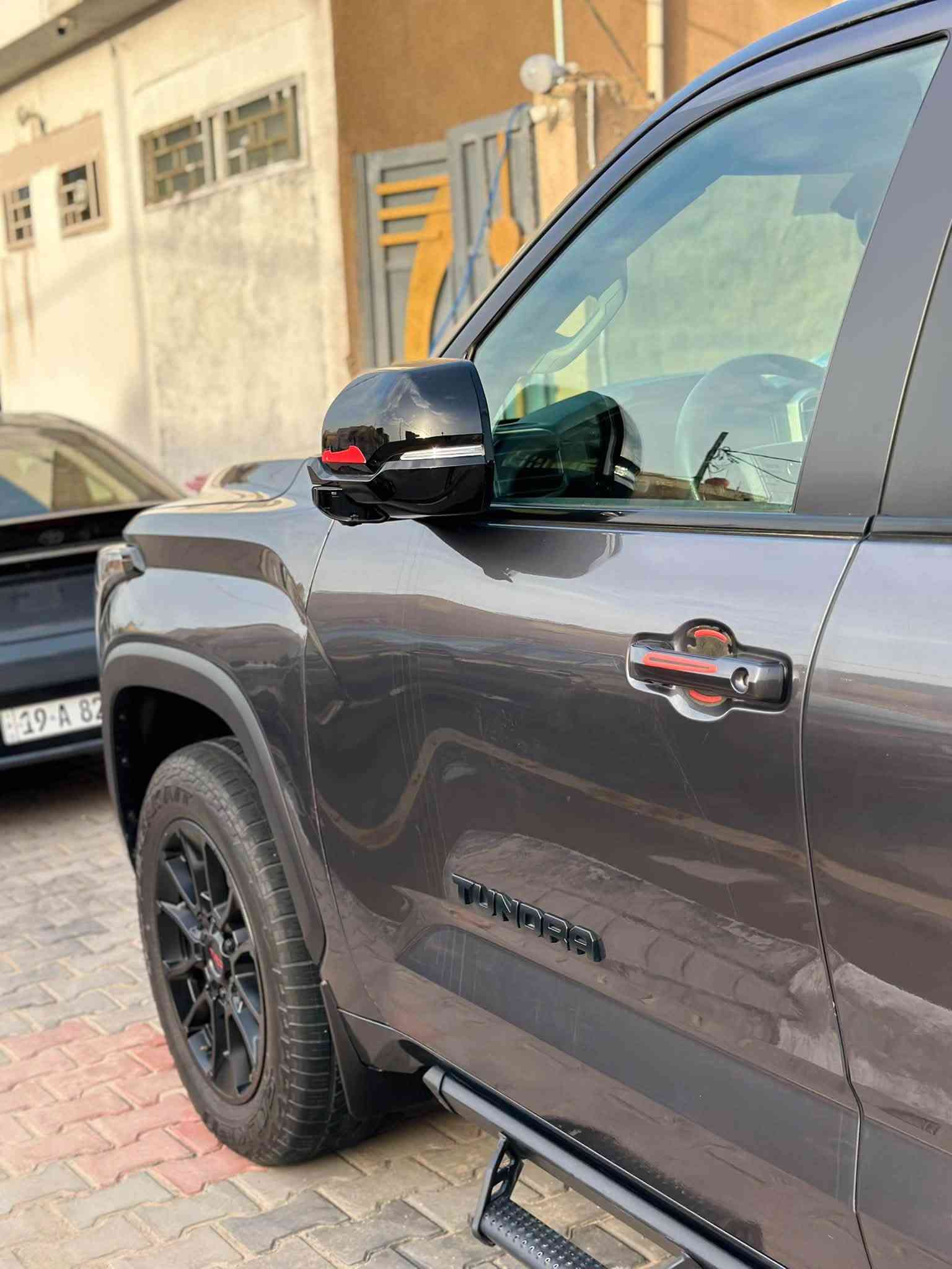 • نوع السيارة: تويوتا تندرا ليميتد
• الموديل: TRD  2024
• نظام الدفع: رباعي 4x4
• ماشيه  19 الف km
•بمحرك 6 سلندر سعة 3.4 لتر، تون تيربو يولد قوة تصل إلى 389 حصاناً.

💎ــسعر✅:: الــرد تلقائــي📮

مواصفات فول
كاميرات 360
كشنات تدفئة وتبريد
•ضرر
باب خلفي تعديل بارد
جملوغ امامي ربع بارد
البنيد مبدل اصلي وكاله ومصبوغ 
ايرباك سليم
رقم كربلاء

•ملاحضه
كلشي شارحلك بل منشور

رقم التواصل 📞***********
***********
