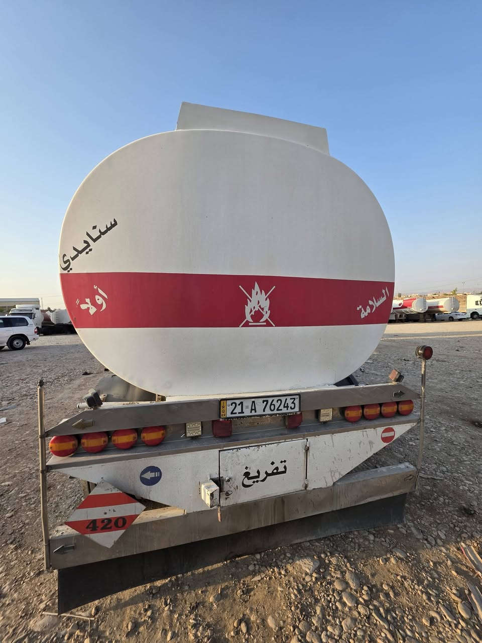النوع . تانكر توناج: تقليد شاكر 3 محور دبل تاير موديل 2016  4 قبغ. جوبليس . كميه .36000 الف 
طخم تاير جديد طخم بانس جدید جاهز لل شغل 
تانكي جديد لوك مكفول بدون كسر بدون فطر
سعر145
***********
***********
