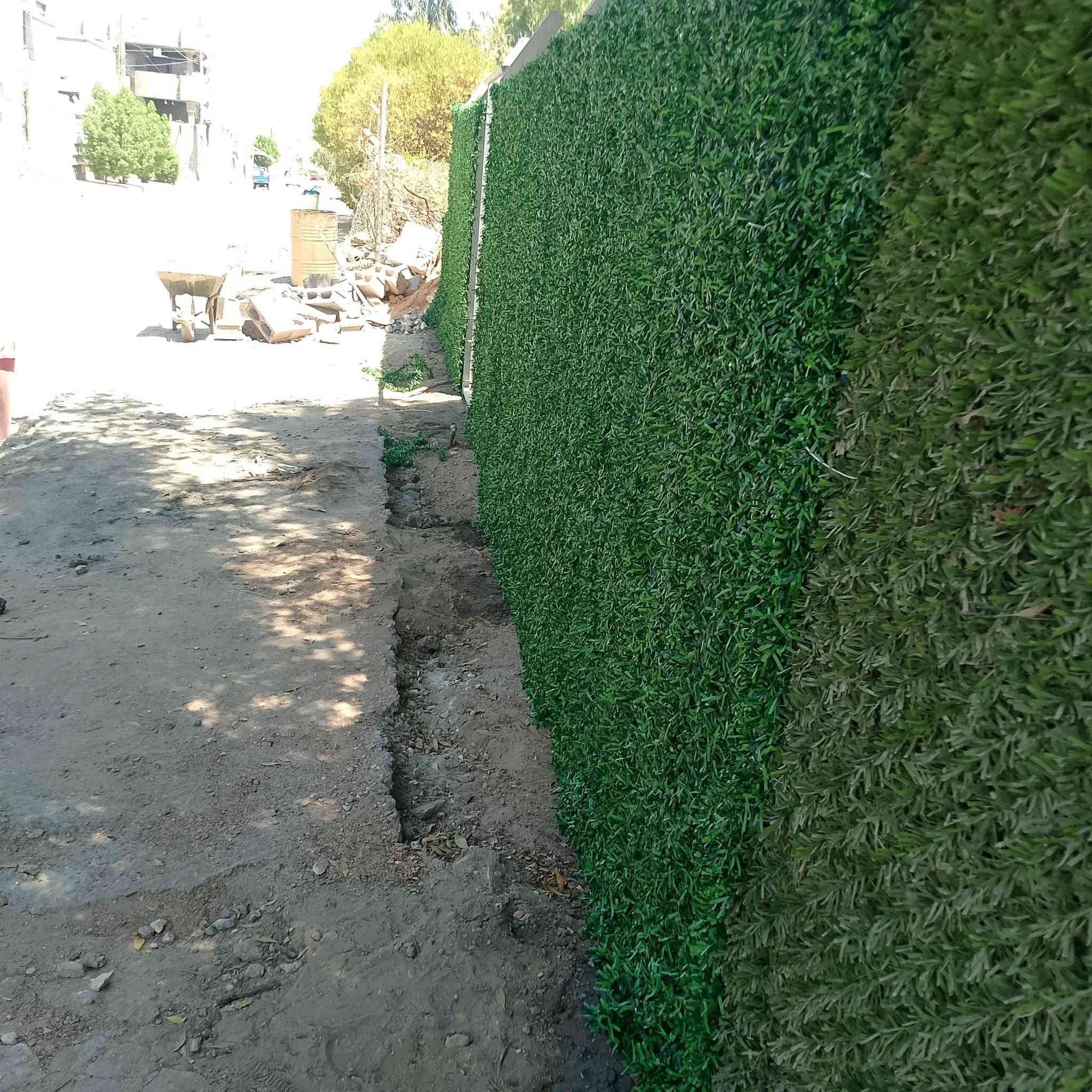 شقل برياسي عشبي درجه أوله وبرياسي بدون عشبي متر مواد وعمل 14الف وبدون مواد متر 4الف ويريد يشتقل يخبرني عل هذا رقم ***********
