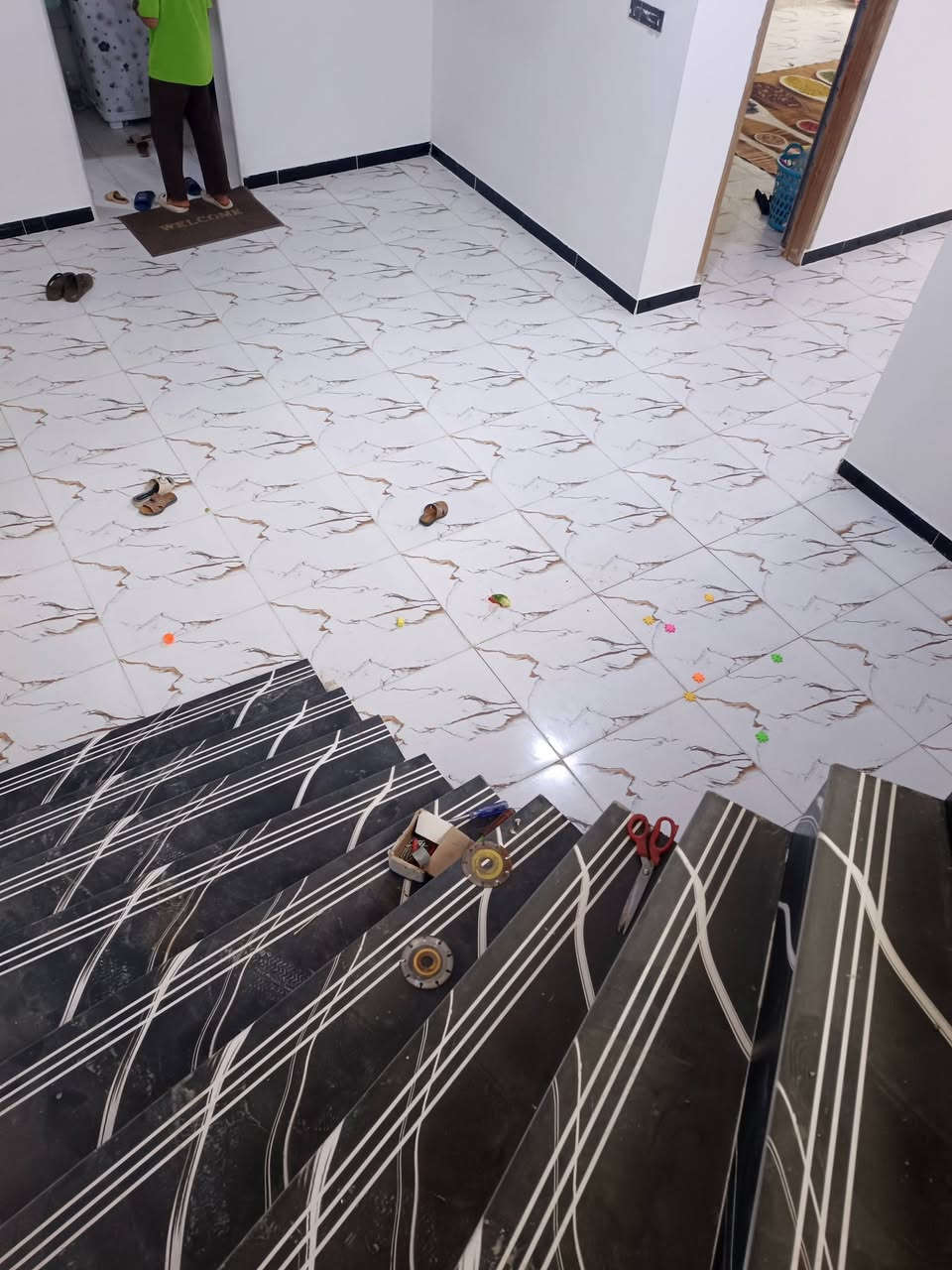 أسعد ألله أوقاتكم بكل خير 🌹
اللاستفسار ***********
توفر دار سكن لبيع🔹
ألمساحه 300 م ⚡
دار ركن على شارعين
علمن بناء شخصي 
جميع الخدمات متوفره
مدارس قريبه عليك + ماء + كهرباء + مجاري
محتويات البيت
حديقه
كراج 
دوانيه 
صاله
مطبخ
غرف منام عدد2
صحيات
نوع العقار : طابو ملك صرف زراعي ينزل اسمك سهم بلطابو 

العنوان : أبي الخصيب العوجه شارع السندباد

سعر 110 وبي مجال
اللاستفسار ***********
