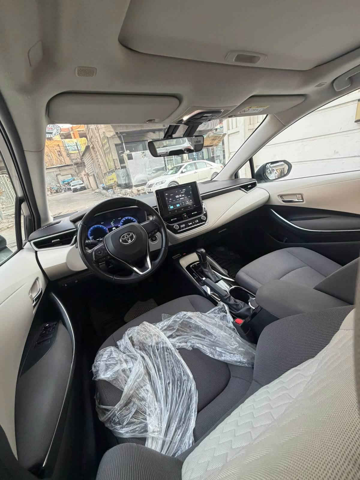 سلام عليكم سياره 
كورلا2024 خليجي 
فول مواصفات ماشيه 22 الف قابل للزياده
ضمان شركة جيهان SASسياره جديده كفاله عامه
رقم اربيل 
مواصفاتها 
محرك 1.8 
فتحة 
بصمه 
بصمة ابواب استشعار 
حساس امامي خلفي 
بروجكتر 
تحكمات ستيرن جهتين
ويل كب 
كشنات بقلاوه بلادي 
شاشه ديجتال 
كاميرا 
صندوق بصمه 
تبريد قطعتين 
اشاير بالمري 
مري شفط كهرباء 
ايرباك
نظامين قيادة sport و normal
نظام Eco لتقليل صرف البنزين 
وبيها هواي مواصفات بعد
مكاني بغداد رايدها ١٨5$ او بيها مجال بصيط
رقم هاتف ***********
