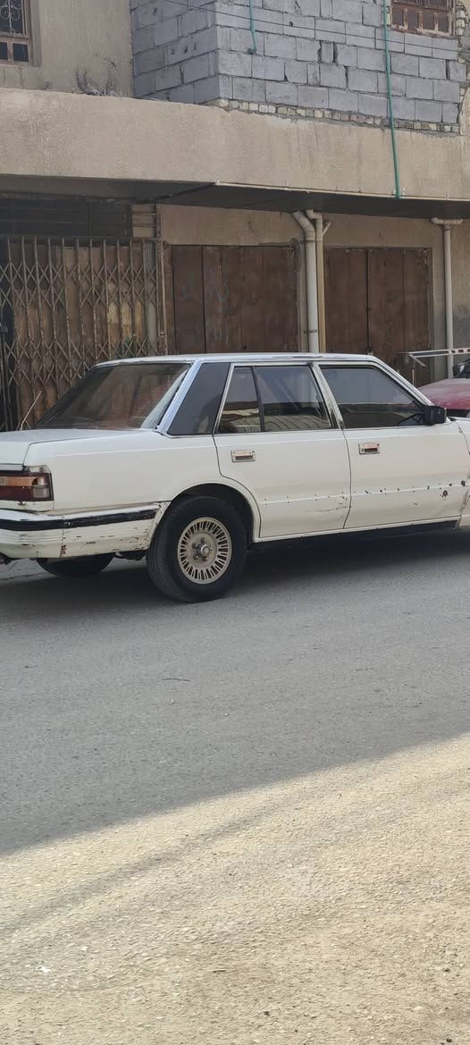 سوبر موديل 1986 سياره جاهزه كير محرك حداده رقم واسط بأسمي انكليزي تبريدها نقص كمريسر السعر 38 وبيها مجال 
*********** ابو الخصيب, البصرة
