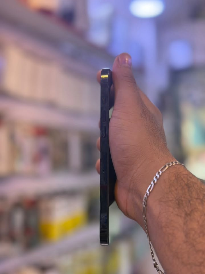 📱 للبيع آيفون 12 برو ماكس 256GB
✅ جهاز مبدل شاشة نوع وسط
✅ لا شَمَر ولا تعلك
✅ البطارية أصلية
✅ الجهاز شغال على وضع الوكالة
✅ السبيكر، الاتصال، الشبكة والواي فاي كلها شغالة
✅ ضمان على الجهاز

💰 السعر: 270 — ويوجد مجال بسيط بالسعر 🤝

📍 العنوان: بغداد – مدينة الصدر – قطاع 18 – قرب سيارات كربلاء
📞 للتواصل: ***********
