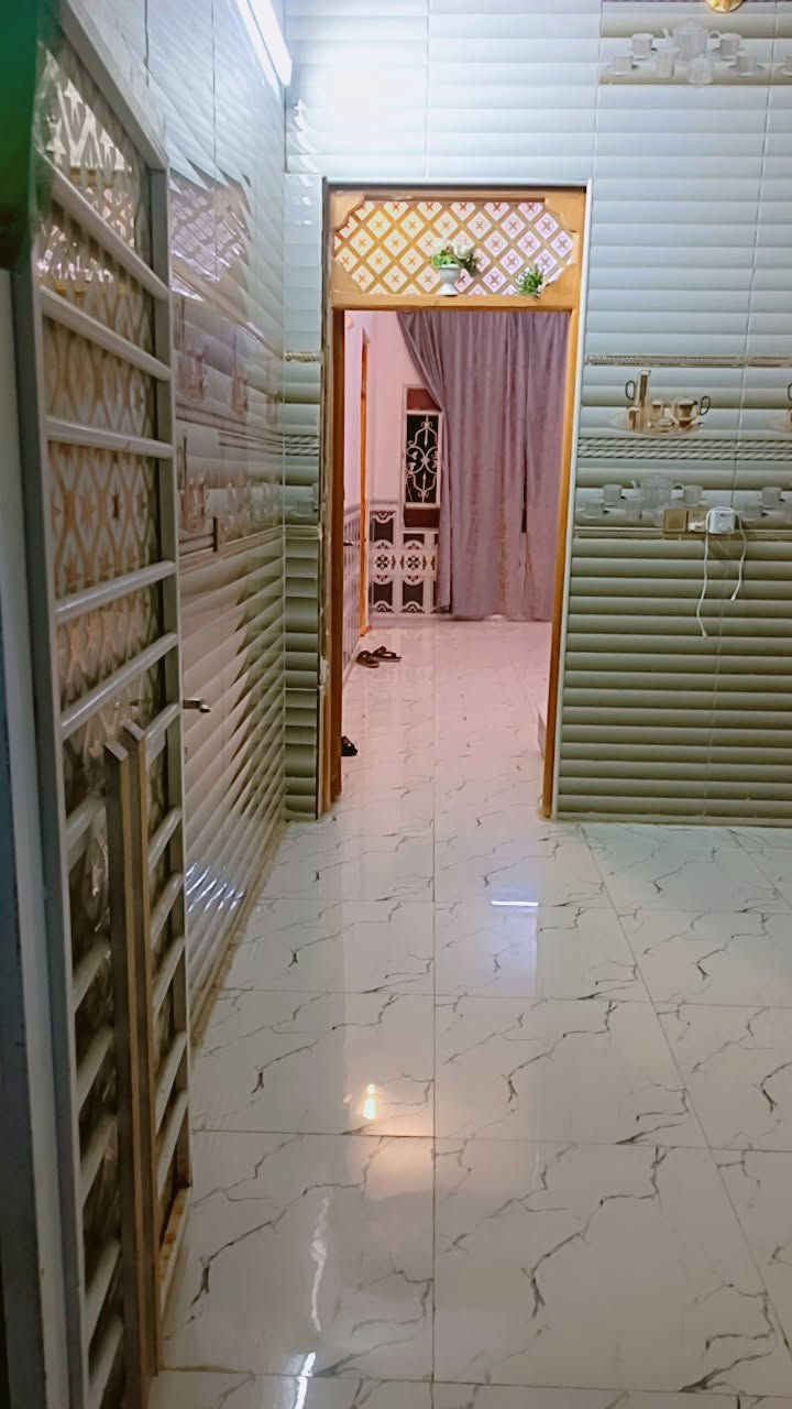 بيت للبيع  شارع الصب مقابل قرية الغدير عمود ٣٢١
مساحته ١٤٠ متر 
المزارع شارع ٤٠ 
سعره بالنقدي ٣٨ مليون 
بالقسط ٤٥ مليون مقدما ١٠ مليون و٥٠٠ كل شهر  سقف صب
 رقم صاحب الدار ***********

مكلفه بالنشر
