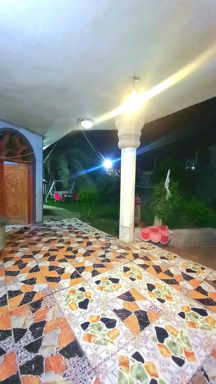 السلام عليكم 

بيت للبيع 
المكان. النخيلة الغربية 
المساحة. 600 متر 
يحتوي على . غرفتين نوم +هول +استقبال+مطبخ+مدخل 
صحيات خارجية-داخلية 
للأستفسار الأتصال ع إحد الأرقام👇
  
***********
