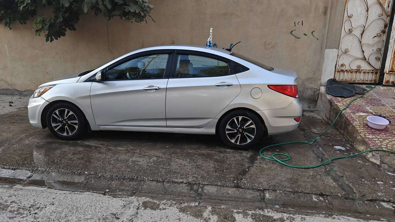 للبيع اكسنت موديل 17 امريكي محرك 16
گير ومحرك شرط ومامفتوح
الضرر باب امامي وخلفي مبدل بقطعة اصلية
جاملغ امامي وخلفي صبغ الدوسة صبغ ومعجون وسوية من الصندوق ع بارد 
ماشية 107 كوبون بانزين بيها شرط التحويل بدون وكالة السنوية انتهت قبل شهر
السعر 87 وبيها مجال مكاني موصل الرشيدية حي العسكر للتواصل *********** بي واتس
