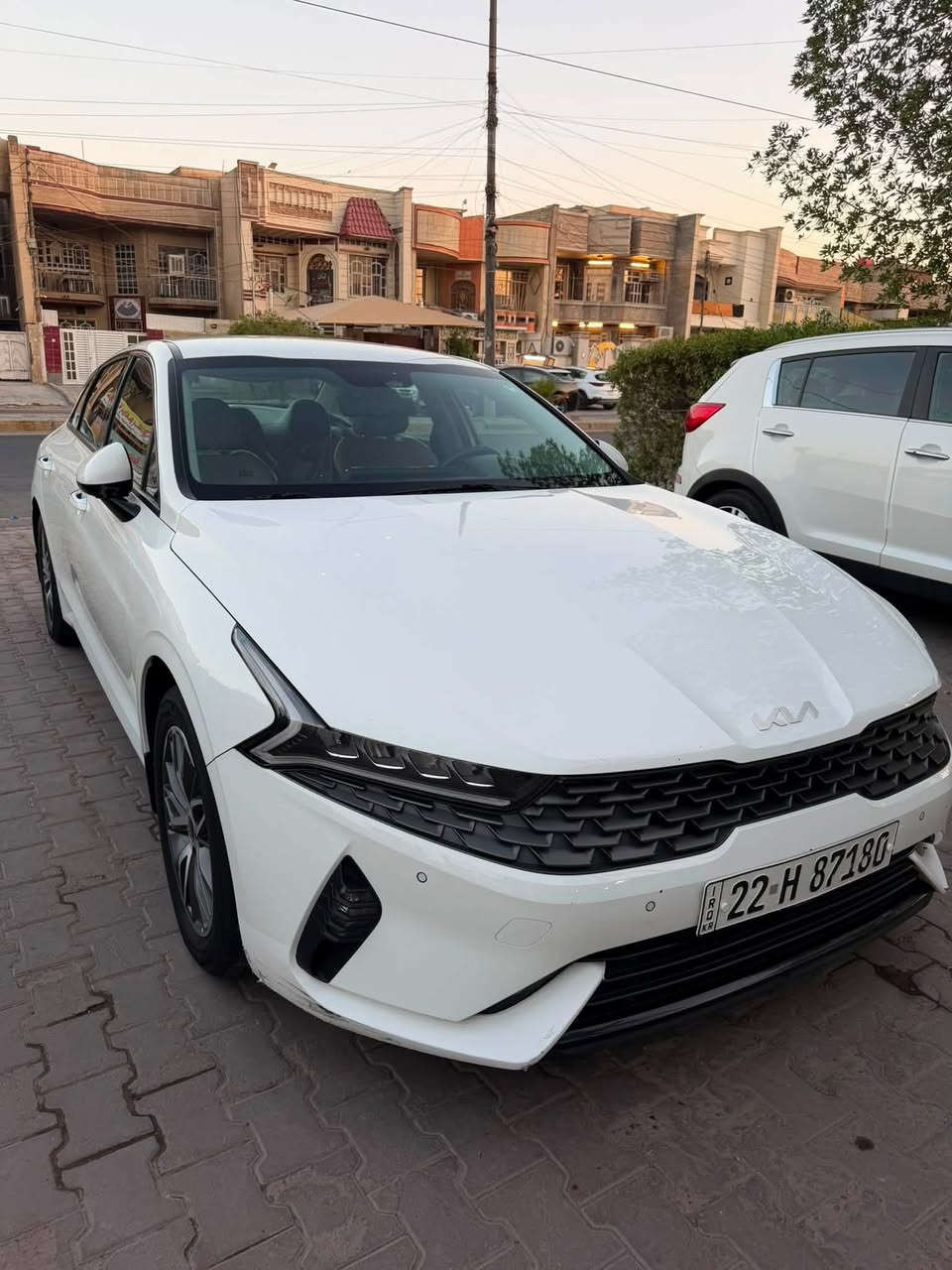 السلام عليكم k5موديل 2023خليجيه بأسمي السياره رقم اربيل ماشية 87
السعر 177
بيهه باب السايق مرشوش وبخشم البنيد بارد 
المكان بغداد التجار 
***********
