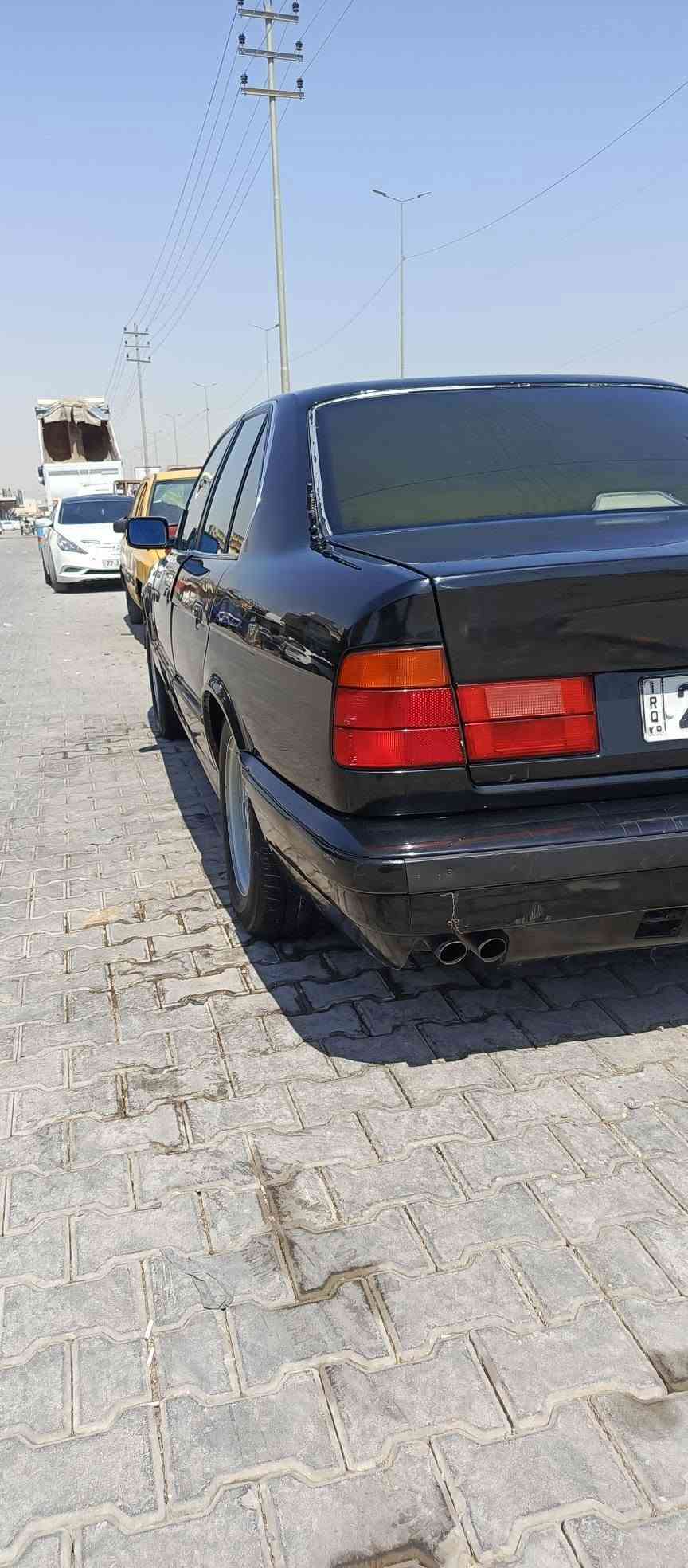 السلام عليكم 525 سكر فانوس 
سياره موديل 92 
سياره اصل دبل ايرباك واصل بجم عريض سياره جاهزه للاخير ما ناقصها ولا الف تخم تاير حداديه ماكينه كير كلهن شرط سياره نعمه من الله المكان نجف الاشرف 
تفاصيل على هذا الرقم 
*********** النجف, العراق
