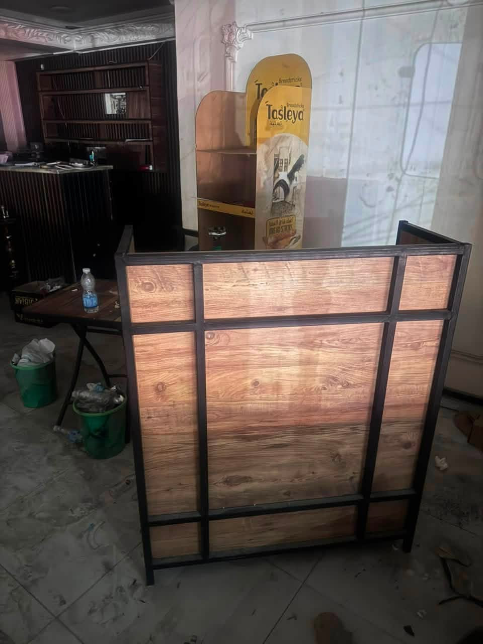 ميز كاشير للبيع السعر ٧٥ للاستفسار ***********
📍بغداد
