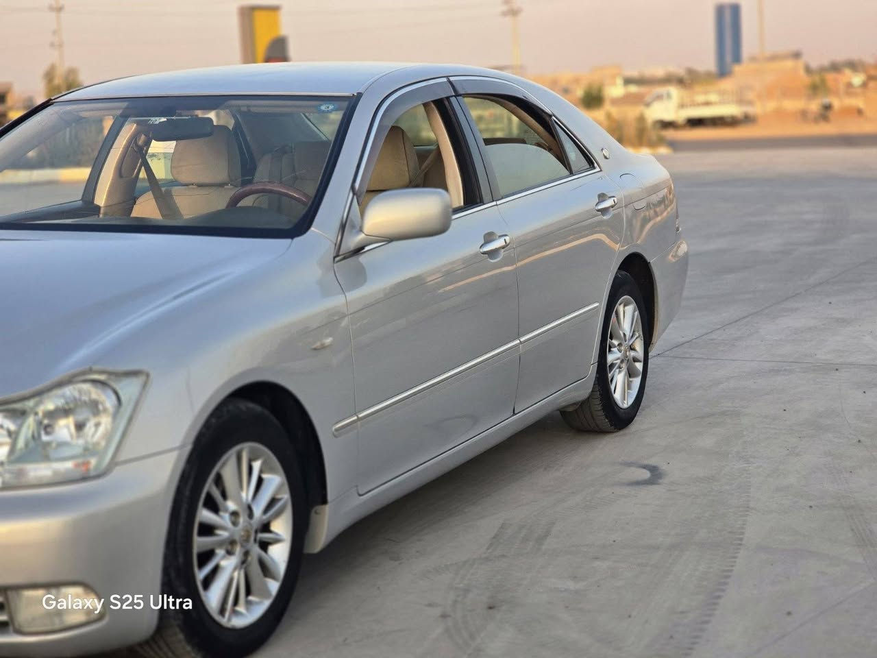 بە ناوی خوای گەورە و میهرەبان
شاهینەی موس 2005

ڕەنگی بەحری

دوو دوگمە

بێ سبوغ بەس شوێن موسەکانی هەیە

ناو زەرد

گەورە بە گەورە

ژ.م ***********

