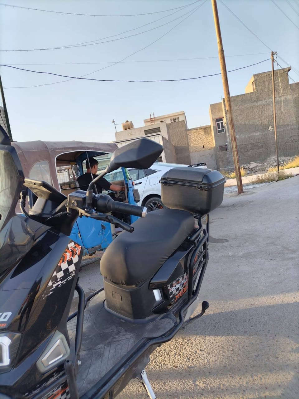 للبيع دراجة صاعقة من مؤيد طيارة كهربائية شحن ٦ بطاريات 45A طقم بطاريات قوي جداً أخت الجديدة.
المواصفات:

​منظومة إضاءة LED حديثة مع لايتات زنون وحجم ضخم.

​دعاميات وحماية كاملة (سلايدرات) للبدن.

​يحتوي على صندوق خلفي (جنطة) للتخزين.

​تايرات ونظافة العامة ممتازة جداً ومحافَظ عليها.

​شاشة إلكترونية، بصمة/NFC، وشاحنة وكافة ملحقاتها شغالة.

​السعر: 900 ألف دينار (وبيها مجال بسيط للشراي الجاد).

​المكان: المدائن

​للتواصل:*********** ]

للبيع دراجة صاعقة من مؤيد طيارة كهربائية شحن ٦ بطاريات 45A طقم بطاريات قوي جداً أخت الجديدة.
