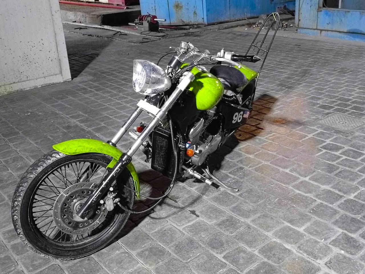 سلام عليكم هارلي ستد 400 الدراجه الدراجه اوراق و كمرك و وصولات كامله الدراجه خير من الله مجرد بيها نقص الدراجه وكف بيها عقل خط الناريه مجرد تصلحه ما يكفلك 25 الف يم علاء الاسود بالكفاح الدراجه كفاله عامه مكينه و كير و الدراجه عليها ادامه جديده ***********بغداد
