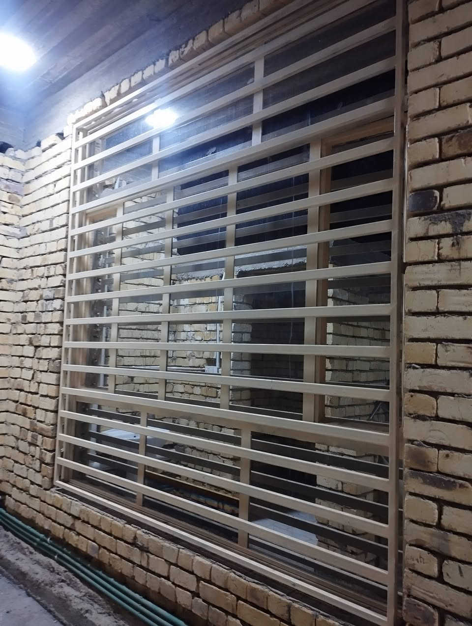 ((حداد متنقل داخل الكوت📢))
جميع انواع الحداده 🚨
ابواب🚪 شبابيك🪟 محجرات صقايف كي سبان كرفانات 🏠
متابعه لصفحه فضلاً وليس أمراً 🌹 
https://www.facebook.com/profile.php?id=61587617532173 
تواصل📍 وبانسب الاسعار 💸
‏‪***********‬‏اتصال 
***********واتساب
