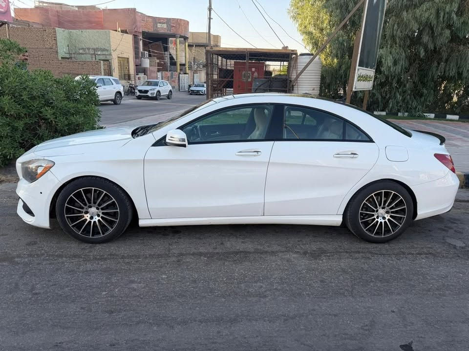 السلام عليكم ورحمة الله وبركاته
للبيع: مرسيدس CLA250 (كت AMG)
 الموديل: 2018
 المسافة المقطوعة: 96 الف كيلو
 اللون والداخلية: داخل بيجي ملكي بحالة ممتازة جداً
المواصفات (فول الفول):
 بانوراما يحتاجله تبديل عتلات فقط الماطور شغال
 شاشة كبيرة + بصمات
 كشنات جلد + تدفئة وكهرباء
 رادارات وباقي مواصفات الفول المعروفة
حالة البودي والضرر (وارد أمريكي):
 صبغ جاملغ، بنيد، ونصف باب خلف السائق (في أمريكا)
 بدون دواخل نهائياً
 شواصي سليمة 100%
 إيرباك سستم (شغال وسليم)
المكانيكية:
 كير ومكينة وحدادية بشرط الفحص والشرط
رقم الشاصي: ⁠wddsj4eb7jn647092⁠
السعر: 165$
للاستفسار والتواصل:
 اتصال / واتساب: ***********
العنوان: كربلاء المقدسة
