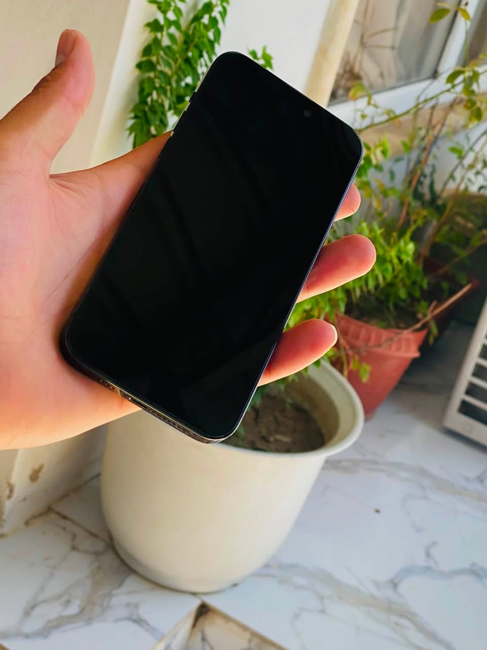 iPhone 14 pro max
ذاكره 128 
بطاريه 100 
نموذج m
تك سيمكرت 
جهاز مبدل شاشه 
فيس ايدي شغال 
جهاز كله شغال بدون خلل شرط 
سعره 475 الف 
***********
