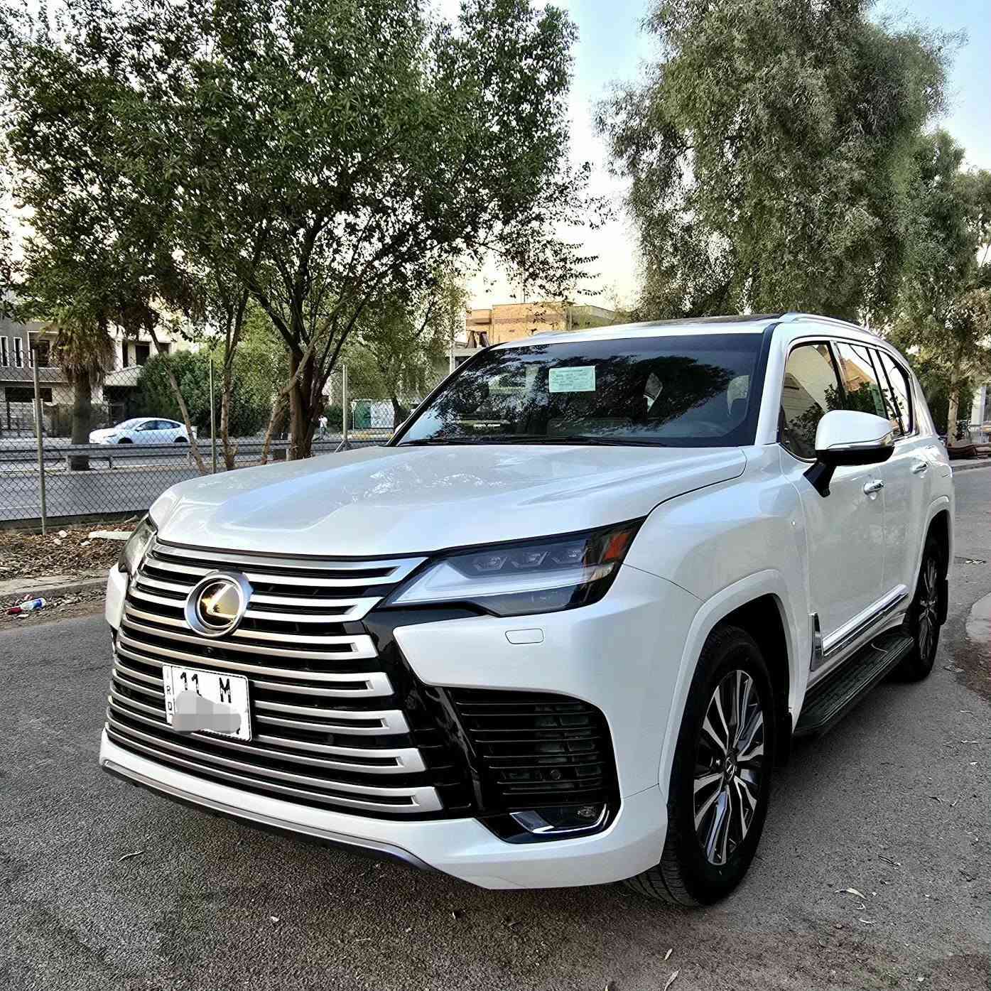 سلام عليكم ....... اخوان عندي لكزز 2023 خليجي بلاتينيوم لون ابيض رقم بغداد مميز بأسمي  وتحويل مباشر ماشيه 43 الف ... اخوان السياره مكفوله من الضرر والصبغ والبارد والشخط ....سعرها 105000$  واي استفسار هذا رقمي ***********
مكان السياره بغداد حي القادسيه 
مواصفاته:::::::: 
محرك 6 سلندر 3500 توين تيربو 
سلايد 
ابواب شفط 
26 سماعه 
داتا شو 
كشنات جلد احمر 
كشنات امامي خلفي كهرباء 
جكات 
باب خلفي كهرباء 
خمس كامرات 
رادار امامي 
رادارات جانبيه 
سستم صوت 
شاشات خلفيه
اخواني السياره فول مواصفات وماكو مجال اذكرهن بغداد, العراق
